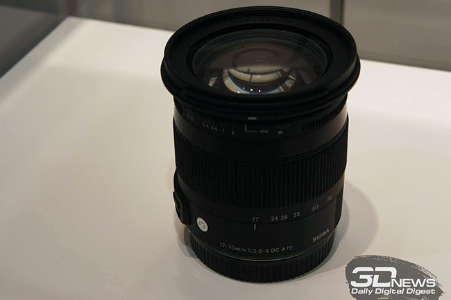 CES 2013:    Sigma DP1, DP2  DP3  46-  APS-C