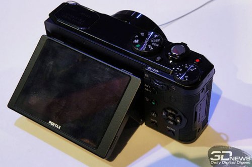 CES 2013:   12-  Pentax MX-1   