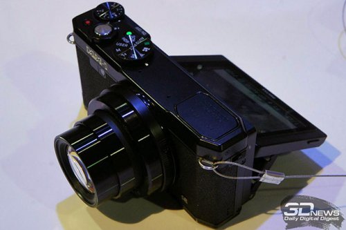 CES 2013:   12-  Pentax MX-1   