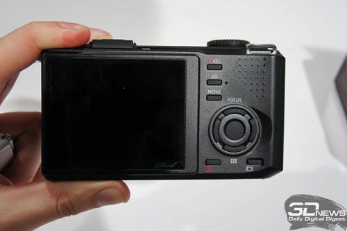 CES 2013:    Sigma DP1, DP2  DP3  46-  APS-C