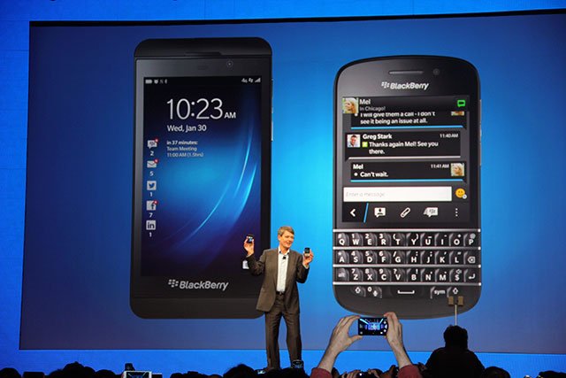  BlackBerry     QWERTY- Q10  
