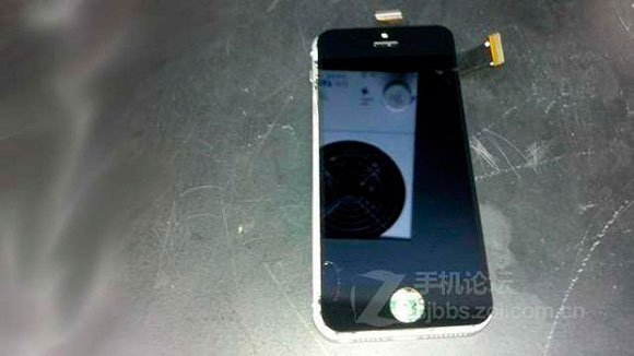 Apple iPhone 5S    Foxconn