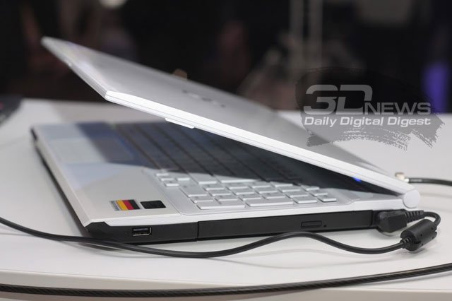 CeBIT 2013:  15,6  Fujitsu Lifebook AH562   