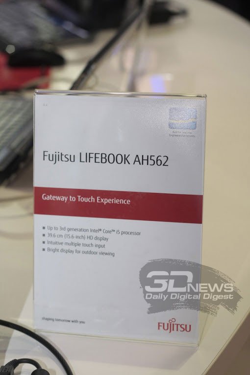 CeBIT 2013:  15,6  Fujitsu Lifebook AH562   