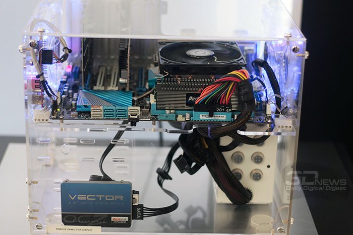 CeBIT 2013:  OCZ    Vector PCIe