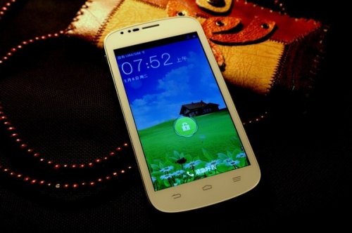 ZTE   Samsung Galaxy S III