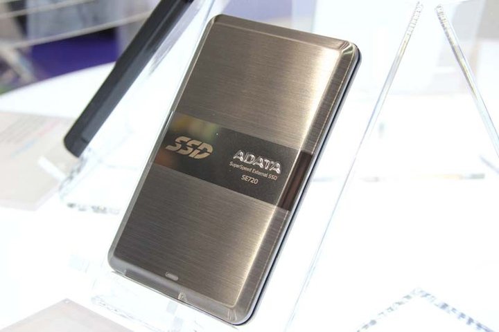  SSD- ADATA DashDrive Elite SE720   