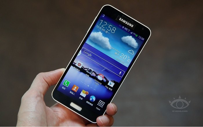 Samsung   Galaxy J  3     Snapdragon 800