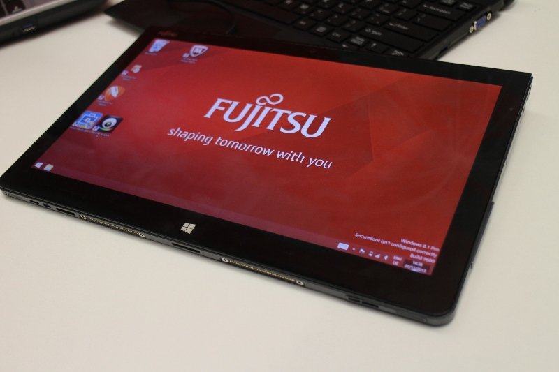  Fujitsu Stylistic Q704: 12,5" IPS-, Haswell   