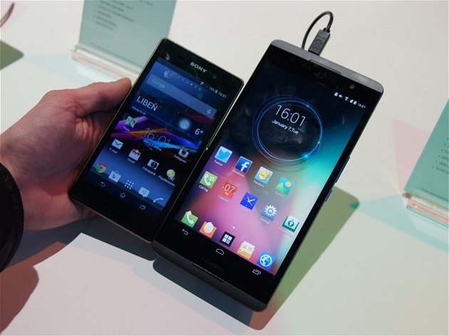 CES 2014: - Hisense X1   6,8"