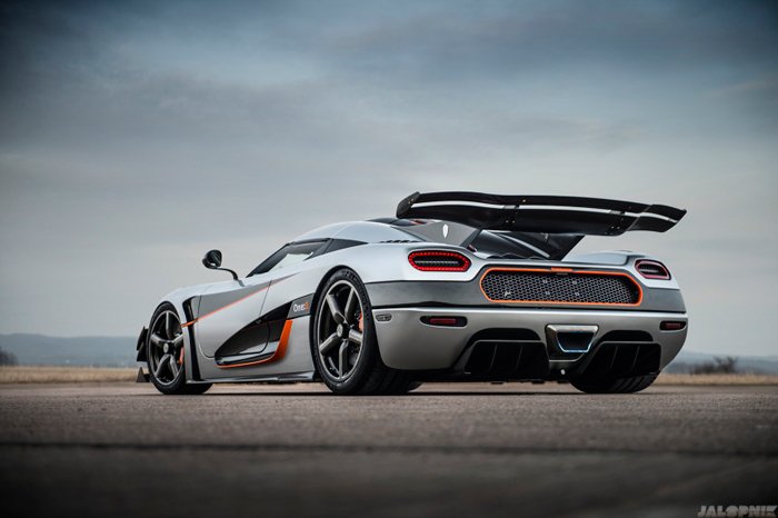 Koenigsegg One:1:    