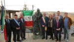 В Италии установили памятник Луиджи и Мокрине – такой же, как в киевском Мариинском парке