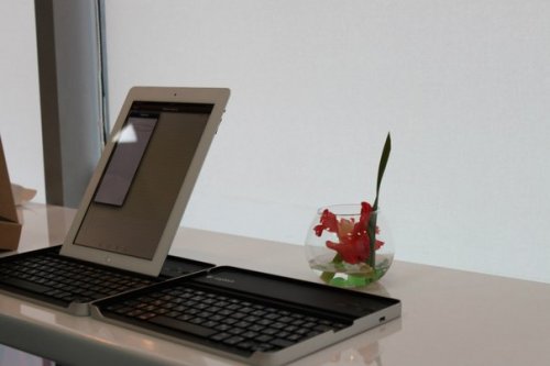  Logitech         Mac, iPad  iPhone